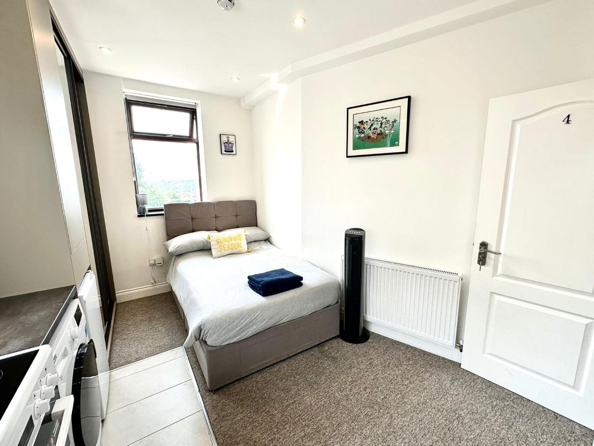 Unique Modern, Private Apartment,15 Mins To Central London 헨던 외부 사진