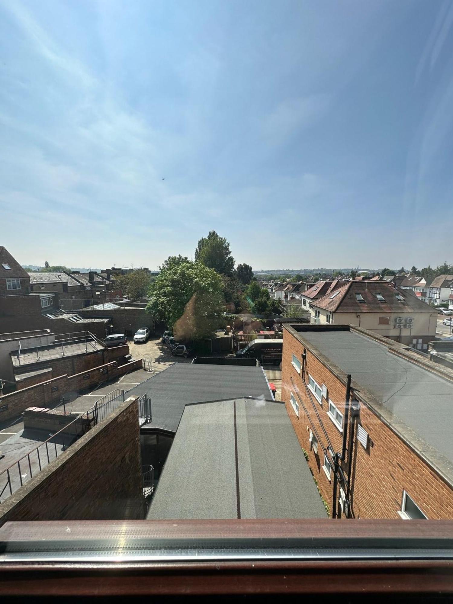 Unique Modern, Private Apartment,15 Mins To Central London 헨던 외부 사진